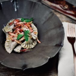 Schlutzkrapfen mit Speck