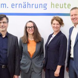 Ao. Univ.-Prof. Dr. Cem Ekmekcioglu (Medizinische Universität Wien),Dr. Marlies Gruber, Mag. Hanni Rützler (futurefoodstudio Wien) und DI Georg Sladek (Agro Innovation Lab, RWA)