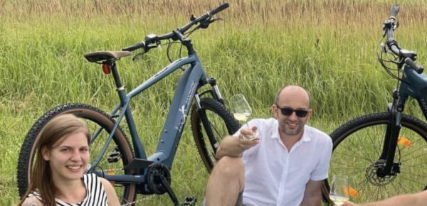Die mit Dadaraxi & E-Bike