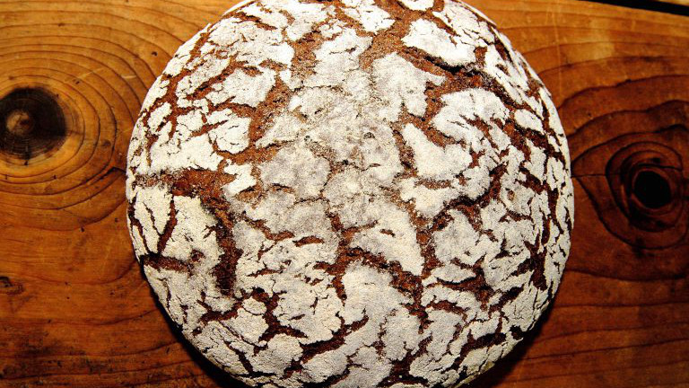 Bauernbrot mit Kruste