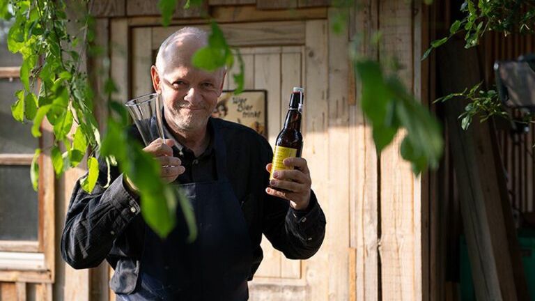 Mann mit Bier
