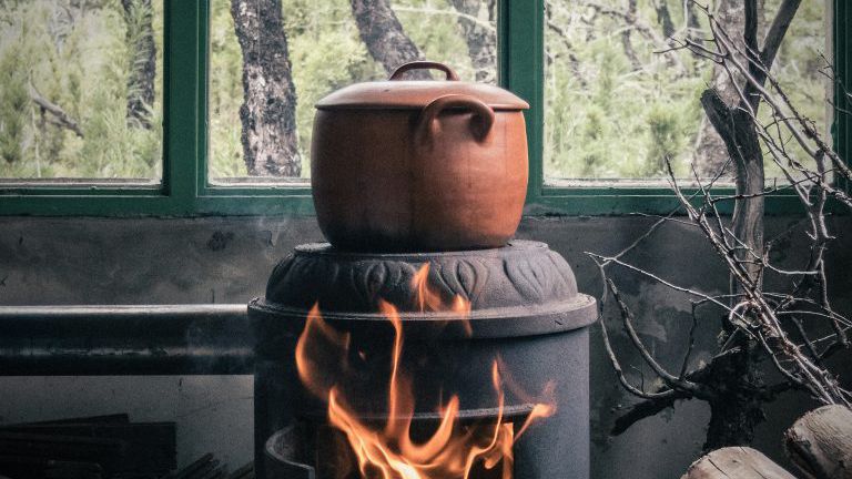 Kochtopf auf Feuer