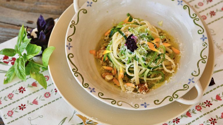 Zucchini Spaghetti Nusspesto