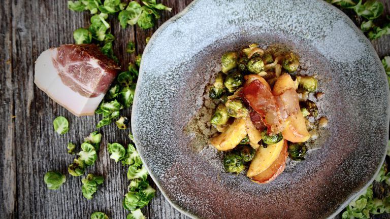 Kohlsprossen mit Apfel und Speck