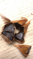 Schwarzer Knoblauch - Black Garlic
