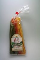 Bunte Spaghetti