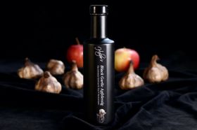 Holzer's Black Garlic Apfelessig
