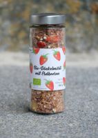 Bio-Dinkelmüsli mit Erdbeeren
