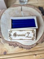 Lavendel-Räucherstäbchen in gravierter Holzbox
