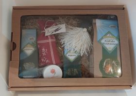 Geschenks Karton mit Kräuter Produkten 