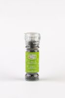 Bio Kräutersalz mit Oregano in der Mühle