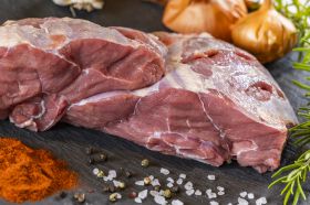 Bio-Milchkalb Gulaschfleisch, ganz