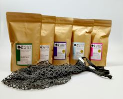 Buntes Oster-Kaffeenetz (Kaffeebohnen)