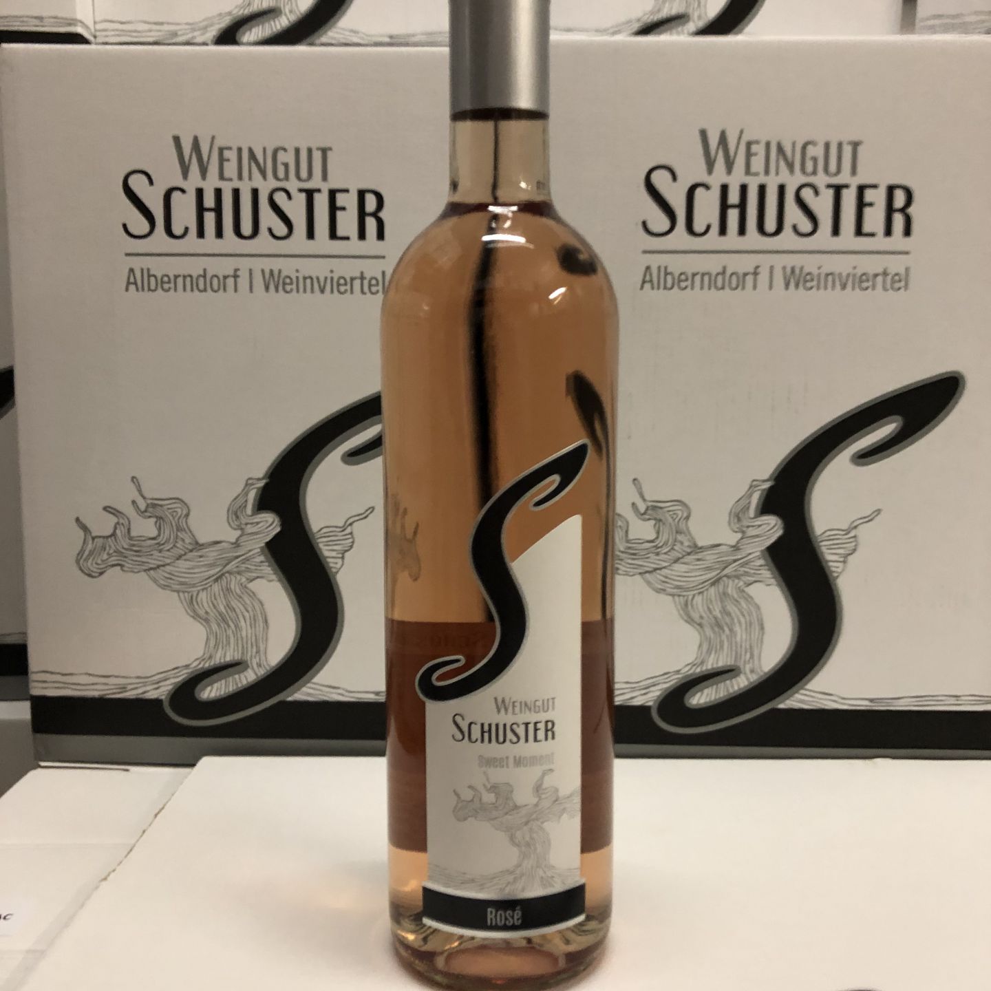 Weingut Sweet - 2021/ Schuster - halbtrocken Rosé Bauernladen Moment