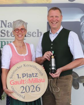 Ulrike und Guntram mit der Prämierung 1.Platz Gault&Millau