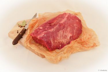 Bio-Hüferl im Ganzen (auch als Bio-Hüftsteaks erhältlich)