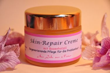 Skin-Repair-Crème 38 g 
Reinigungswasser 100 ml 
(Normalpreis € 51,-)