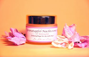 Tagescrème mit Rosenöl 38 g, € 28,-
