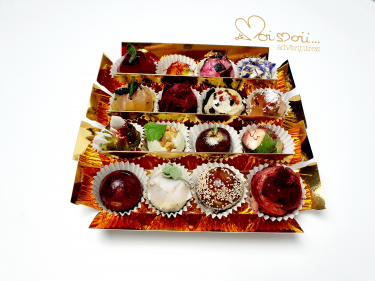 *„pralinen box“ mit 16 unverschämt köstlichen „pralinen“ aphrodisiert die Dich & Deine Liebste mit Leidenschaft und Genuss erfreut und nährt…

