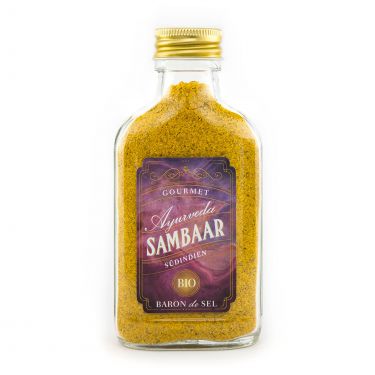 Sambaar
Diese klassische Gewürzmischung stammt aus Südindien.

Vom südlichsten Süden Indiens kommt Sambaar, um mit ihrem nussigen Aroma nicht nur deinem Curry ein ganz neues Lächeln ins Gesicht zu zaubern. Soßen verleiht sie eine sahnige Konsistenz und Linsengerichte sind von dieser klassisch-ayurvedischen Gewürzmischung ganz verrückt.