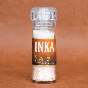 INKA Salz
Seit Jahrtausenden thronen die Terrassen der Inkas in den Bergen Perus. Zur Gewinnung des Salzes in der intensiven Sonne der Anden genutzt, sind die Anlagen noch heute Zeugnis wertvoller Traditionen und Kulturen. Als Sonnensalz eine herzerwärmende Köstlichkeit.

Dieses Salz ist reich an natürlichem Jod. 