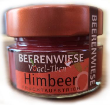 Unser Himbeer-Fruchtaufstrich ist aus aromatischen <b>entkernten</b> Früchten hergestellt. <b>70 % Himbeeren</b> mit frisch gespresstem Zitronensaft. Sie hat wie unsere anderen Sorten wenig Zucker - ein Genuß der verzaubert.