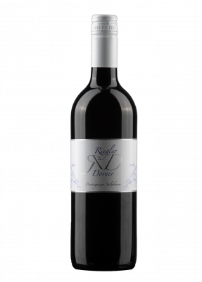 Geerntet in den besten Portugieser Rieden am heiligen Berg.	
Samtige Milde zeichnet diesen Wein aus.