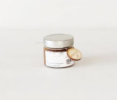 Zutaten: Pfirsich, Zwiebel, Zucker, Apfelessig, Pfirischnektar, Ingwer, rote Chilischote, bunter Pfeffer, Currypulver, Zimt

Hergestellt aus 50g Früchten je 100g
Gesamtzuckergehalt 50g je 100g