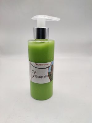 Erfrischender Duft macht munter und bringt gute Laune.Ein erfrischender Duft verzaubert die Nase. Das Duschgel reinigt sanft die Hände und spendet Feuchtigkeit zugleich.
Das enthaltene Traubenkernöl in Kombination mit Stutenmilch ist wohltuend bei trockener Haut.


Ingredients: Aqua, Cocamidopropyl Betaine, Vitis Vinifera Seed Oil, Equae Lac Powder, Squalane, Glycerin, Panthenol, C12-15 Alkyl Benzoate, Lecithin, Alcohol, Tocopherol, Ascorbyl Palmitate, Retinyl Acetate, Ascorbic Acid, Citric Acid, Parfum (äth. Öle), Propanediol, Phenethyl Alcohol, Undecyl Alcohol, Linalool*, Geraniol*, Citral*, Limonene*, Benzylbenzoate*;