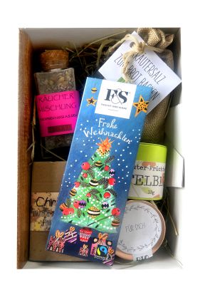 Weihnachtskarton mit Räuchermischung, Früchtetee, Ingwertee, Kräutertee, Bio-Honig, Erkältungsstift und Schokolade