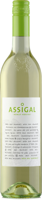 Frische, würzige Noten im Duft geprägt durch Sauvignon und Welsch werden von einem grasigen, animierenden Gaumen untermalt. Der Morillon unterstützt durch einen saftigen, ausgeglichenen Abgang.